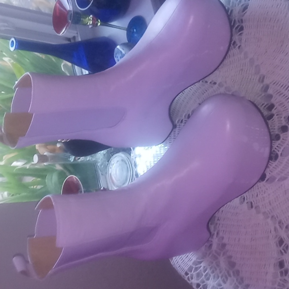 AREA brand ankle boot , Lavender color
